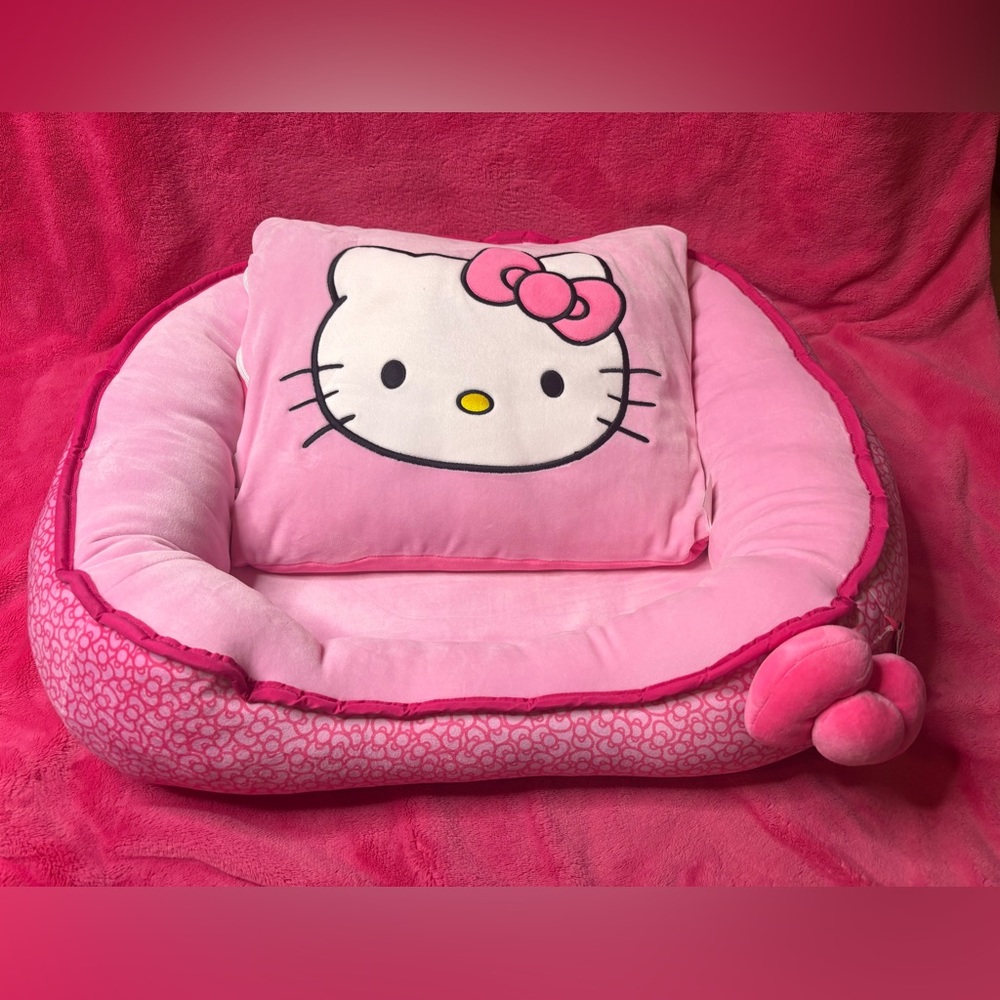 Hello kitty pet bed